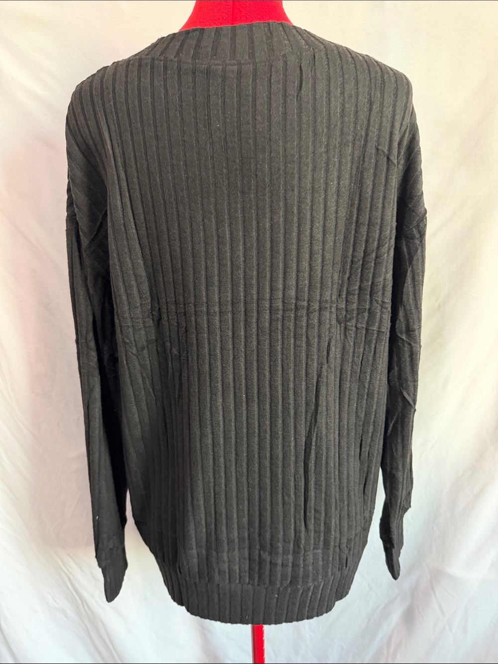 Classic V-Neck Ribbed Sweater - LL49 - Picture 3 of 6
